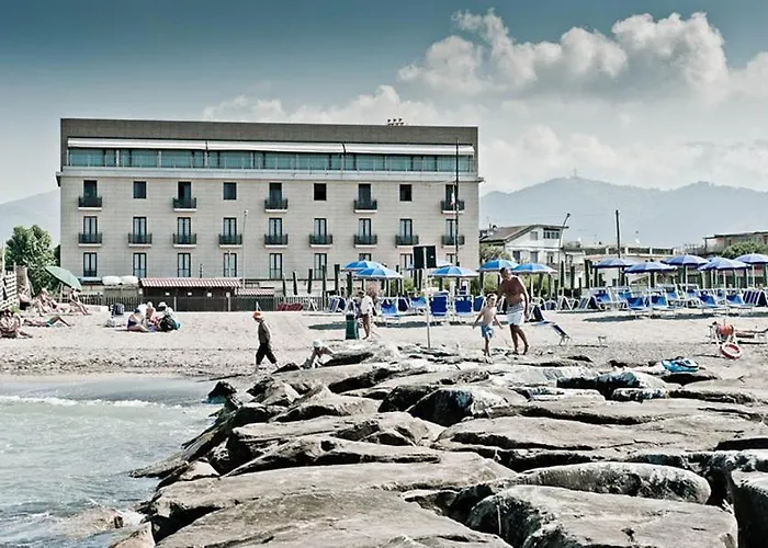 Hotel Rondine Marinella di Sarzana photo