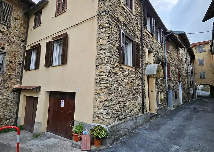 foto di Appartamento Il Girasole - Casa in pietra nel borgo di Ottano Pornassio