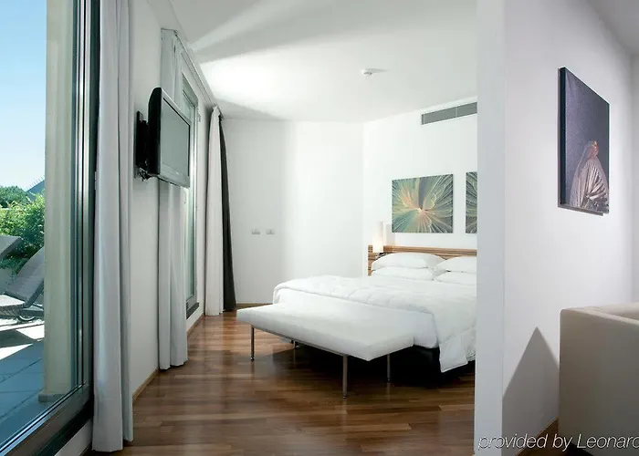 Sea Art Hotel Vado Ligure photo